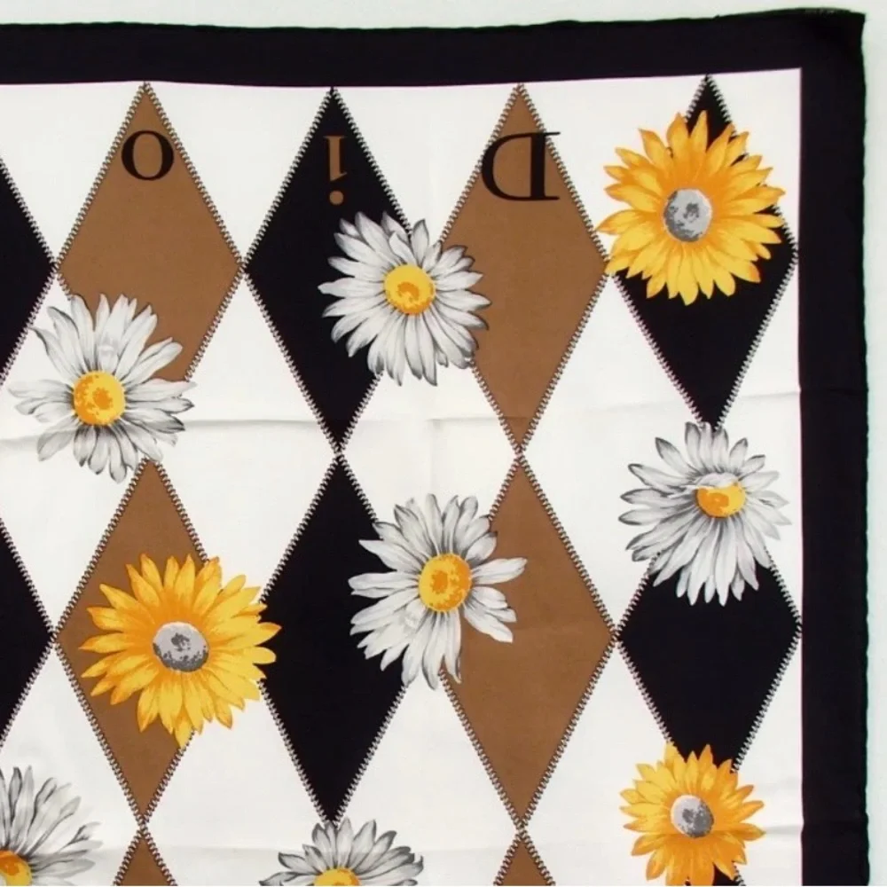 DIOR Silk Floral Scarf 😍🌻